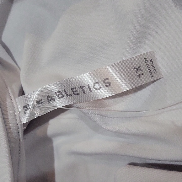 Fabletics Blake S/S Tee - Picture 7 of 9